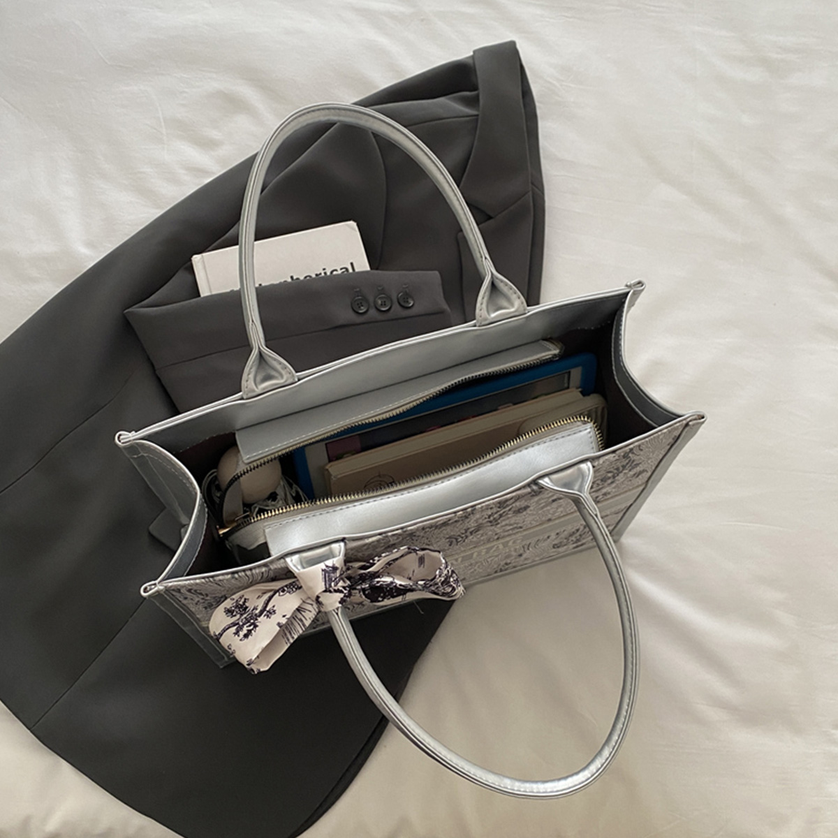 Luxury Elegant Women Tote Bag  - огляд і ціна Luxury Bags Collection