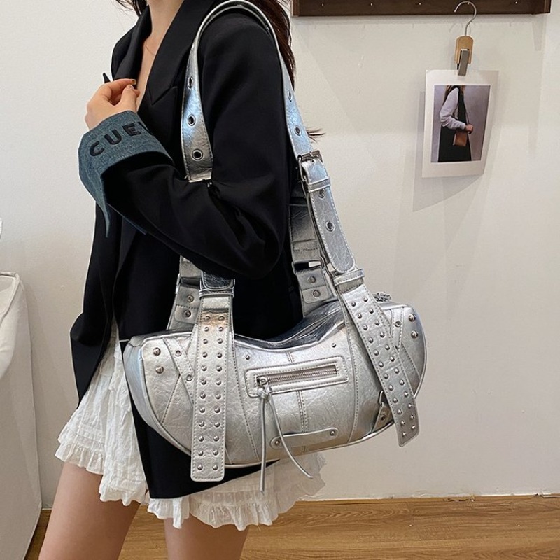 Must-Have Designer Tote Bag Fo - огляд і ціна Luxury Bags Must Have