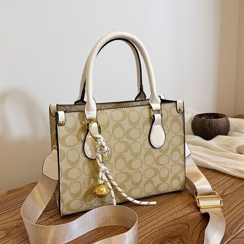 Luxury Must-Have Tote Designer - огляд і ціна Luxury Bags Must Have