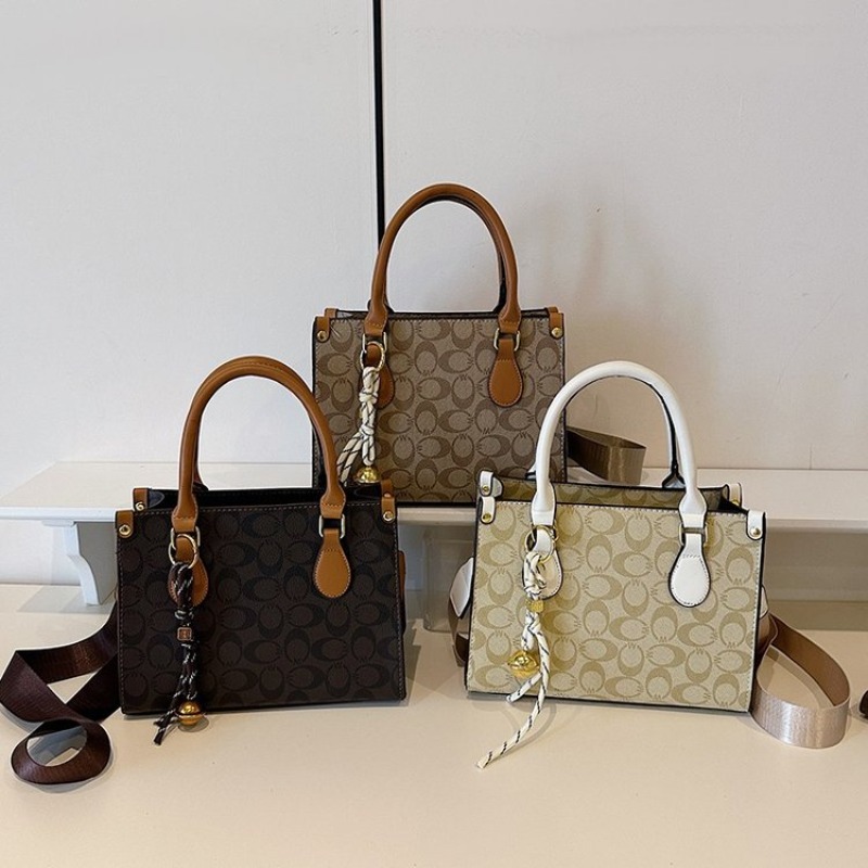Luxury Must-Have Tote Designer - огляд і ціна Luxury Bags Must Have