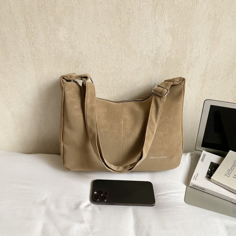 Luxe Essential Designer Diaper - огляд і ціна Luxury Bags Must Have