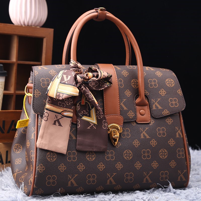 Light luxury brand women's bag - огляд і ціна Luxury Bags Collection