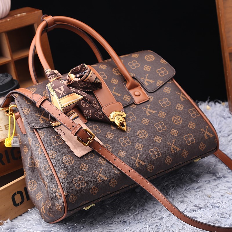 Light luxury brand women's bag - огляд і ціна Luxury Bags Collection