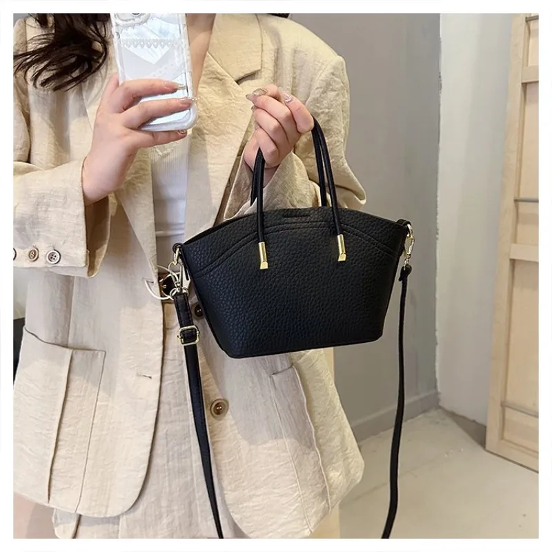 Luxury Must-Have Tote Designer - огляд і ціна Luxury Bags Must Have