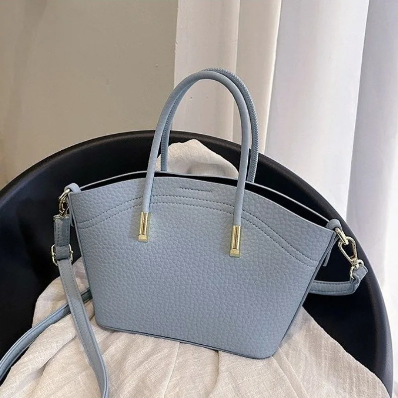 Luxury Must-Have Tote Designer - огляд і ціна Luxury Bags Must Have