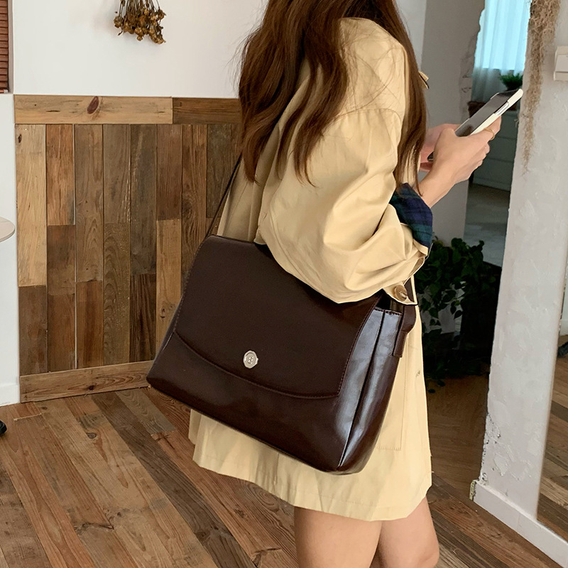 CGCBAG Vintage Lage Capacity M - огляд і ціна Luxury High Quality Bags