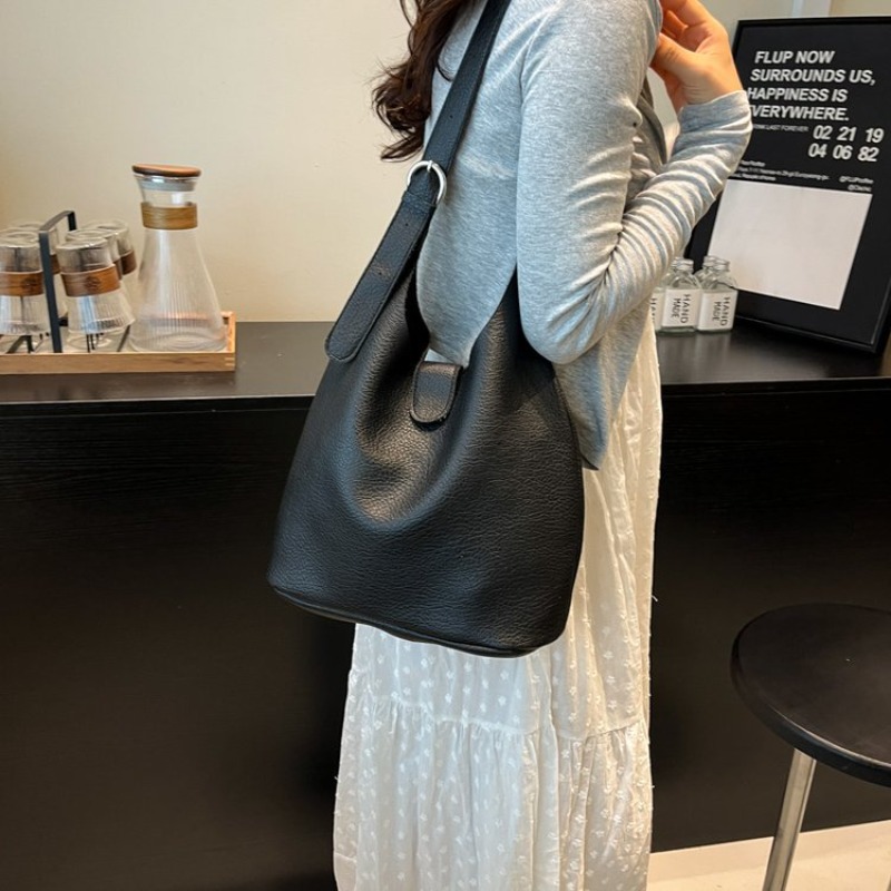 Elegant Parisian Designer Diap - огляд і ціна Luxury Bags Must Have